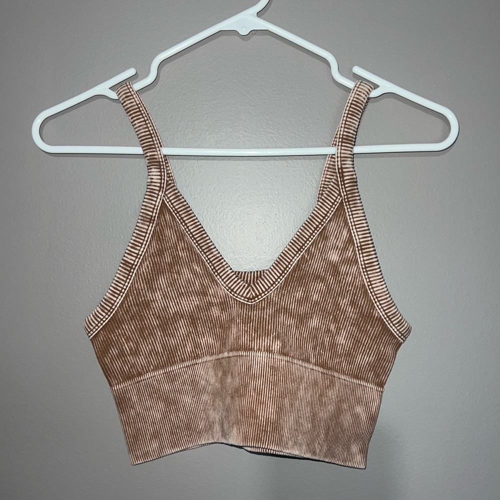 Zenana Outfitters Ribbed V-Neck Crop Tank - Seamless bralette Light Brown